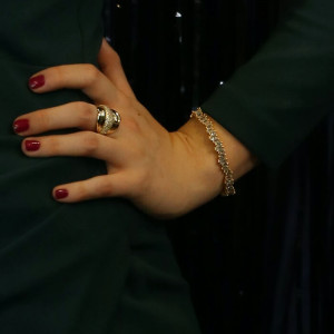 Anillo ancho dorado con circonitas Sunny I Madrid68