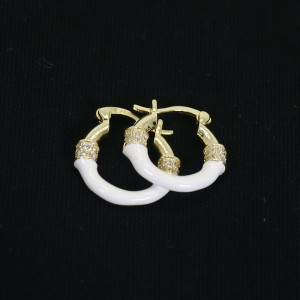 Pendientes aros pequeños esmaltados blancos Couraggio I Madrid68