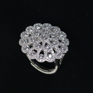 Anillo cóctel diseño floral con circonitas blanco Bellezza I Madrid68