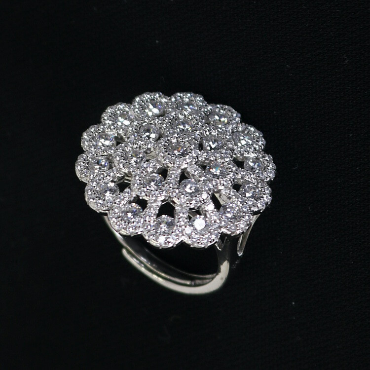 Anillo cóctel diseño floral con circonitas blanco Bellezza I Madrid68