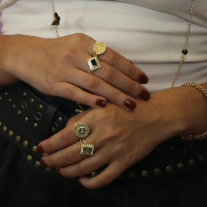 Anillo ajustable retro rectangular con piedra  Kate I Madrid68